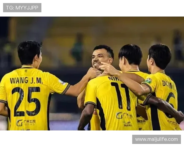 中甲联赛焦点对决：强强碰撞，争夺晋级席位进入白热化阶段 - 副本 - 副本 (2)